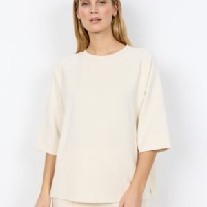 Loose-Fitting Three-Quarter Sleeve T-Shirt
